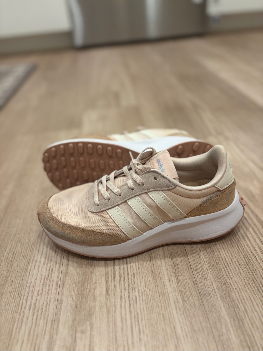 adidas Women's Cream & Tan Retro-Style Running Sneakers